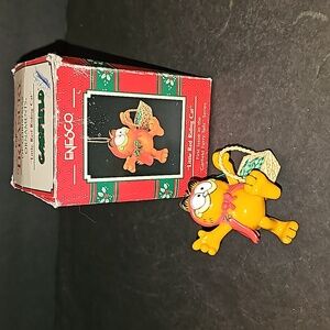 Garfield Little Red Riding Cat Furry Tales Series Enesco Ornament
